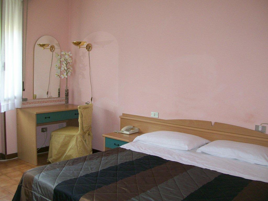 Hotel La Rosta Реджонель-Эмилия Экстерьер фото